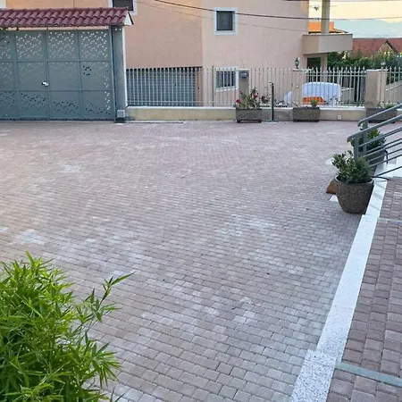 The One Private In Willa Tirana