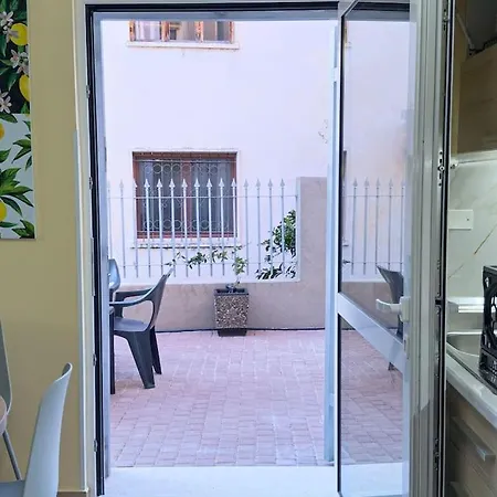 The One Private In * Τίρανα